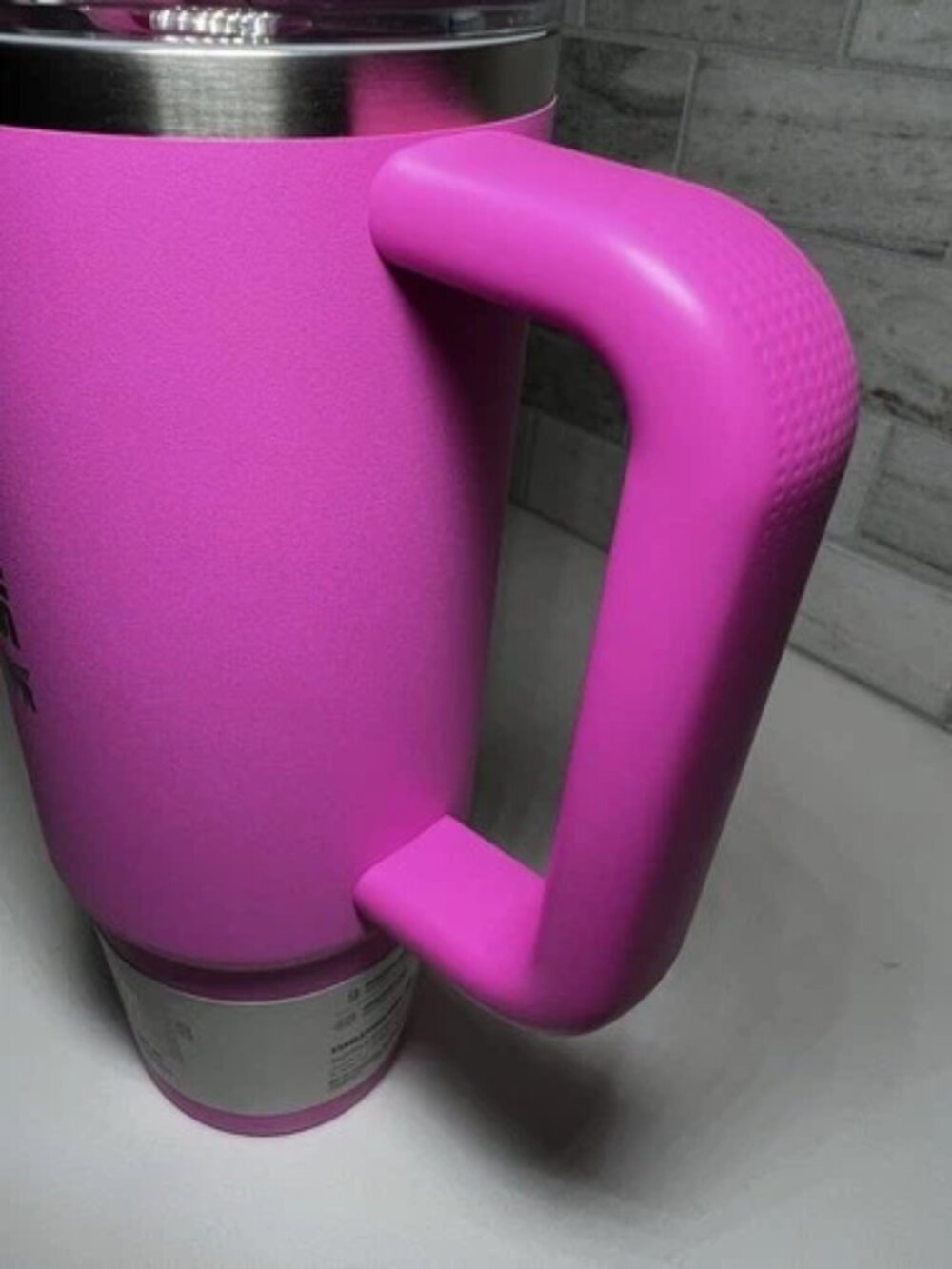 Stanley Vitalize Tote & 30 oz Quencher ProTour Flipstraw Tumbler HOT PINK Combo - Picture 7 of 8